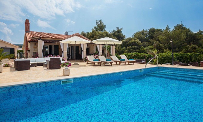 Milna (Brac) House | Beautiful private villa for 10 people with hot tub, A/C, private pool, WIFI, TV and terrace