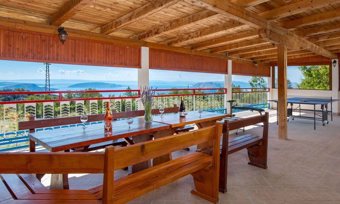 Lukovo House | Beautiful private villa for 12 guests with private pool, A/C, WIFI, TV, terrace and pets allowed