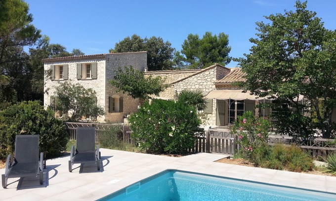 Eygalieres Villa | Beautiful property in the village of Eygalières, quiet, pool, air conditioning