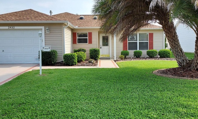 Lynnhaven House | Beautiful Rental near Lake Sumter Town Center, The Villages, FL