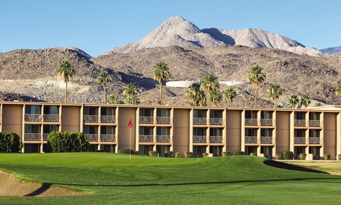 Palm Springs Resort | Beautiful resort in the heart of it all!