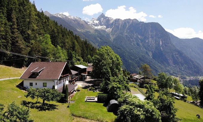 Oetz Villa | Beautiful villa for 5 guests with WIFI, TV and balcony