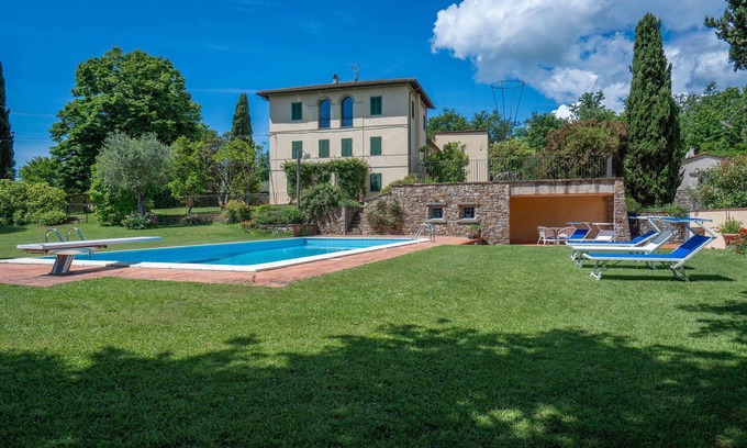 Pistoia Villa | Beautiful villa for 8 people with WIFI, private pool, TV, pets allowed and parking