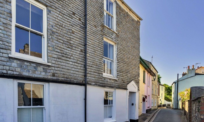 Kingsand House | Beautiful villa for 9 guests with WIFI and pets allowed