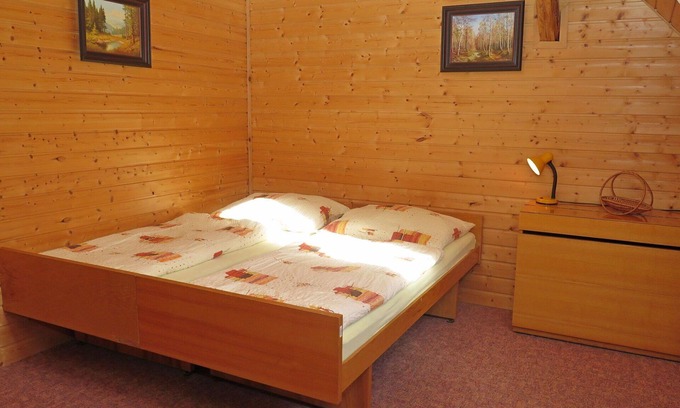 Lenora House | Beautiful villa for 11 people with TV, patio and pets allowed