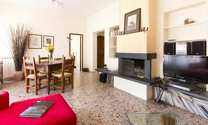 Cinquale Villa | Beautiful villa for 5 people with WIFI, A/C, TV, terrace, pets allowed and parking