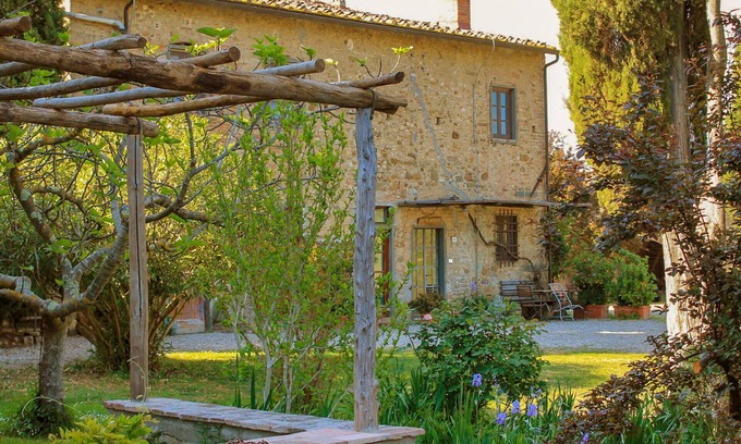 Scandicci Villa | Beautiful villa for 4 guests with pool, WIFI, TV, patio and panoramic view, close to Florence