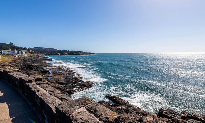 Lincoln Beach House | Bella Breeze