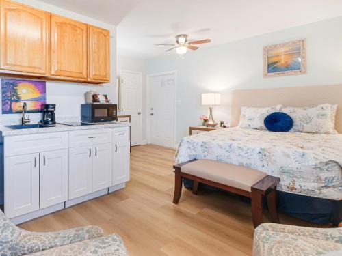St. Pete Beach Apartment | Bella Sirena Inn