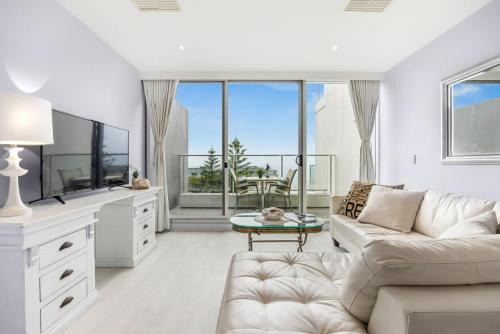 Glenelg Apartment | Belle Escapes - Bay View Lookout With Sea Views