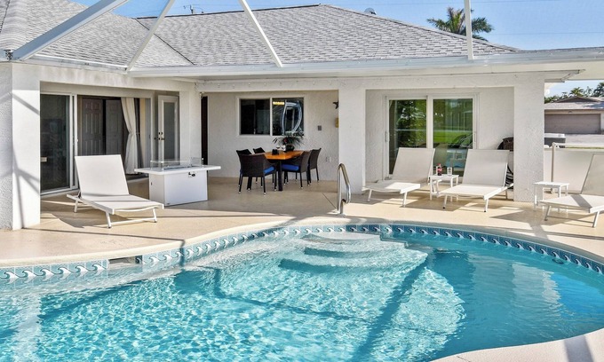 Fort Myers Villa | Belloccia with pool /spa best boating location