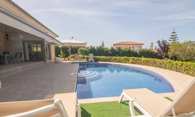 Marratxi Ski Chalet | Bellviure - Beautiful villa with pool.