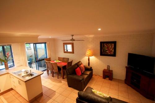 Belongil House | Belongil Beach Apartment - 3 - 41 Childe St