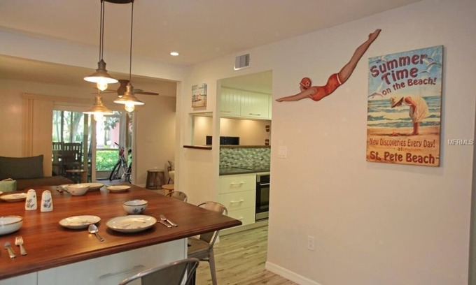 Bayview Condo | BERMUDA BAY BEACH CLUB, SAINT PETERSBURG, FLORIDA