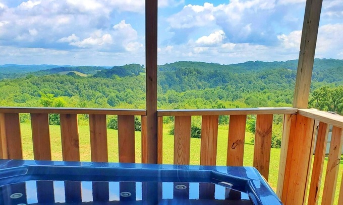 Sevierville House | Best View in the Area! Hot Tub!
