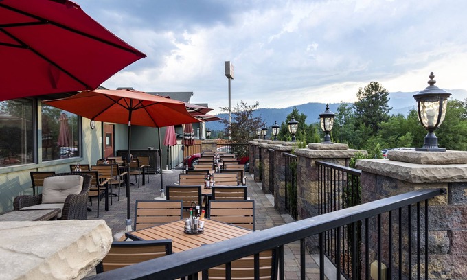 Mount Shasta Hotel | Best Western Plus Tree House