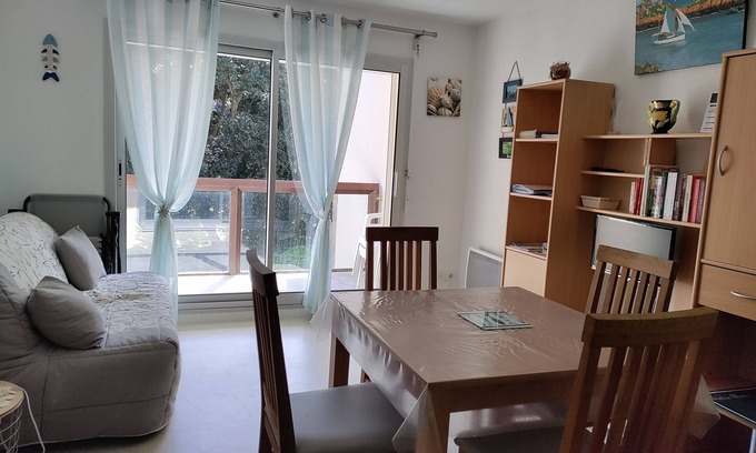 Saint-Jacques Apartment | Between port and beach, small residence with calm, 100m from the sea