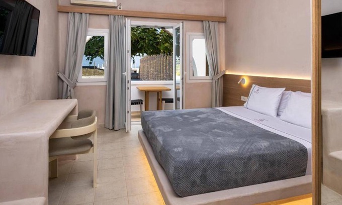 Karterados Apartment | BH587 - C - Suite Santorini