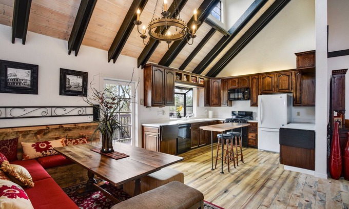 Julian House | Big 5bd Julian Country Home! 5min to downtown Julian, wineries, hiking.