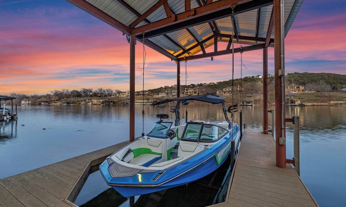 Apache Shores House | Big Horn - Lake Front & Boat dock!