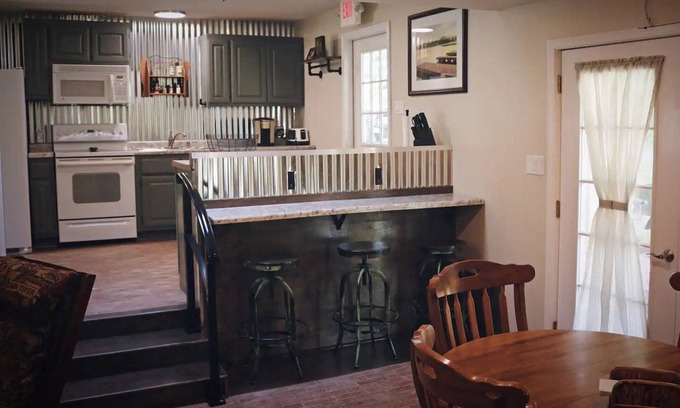Bull Shoals House | Big or Small Family, Your Lake Escape Awaits!