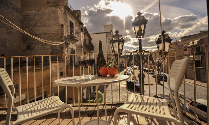 Pietraperzia House | Big Square House