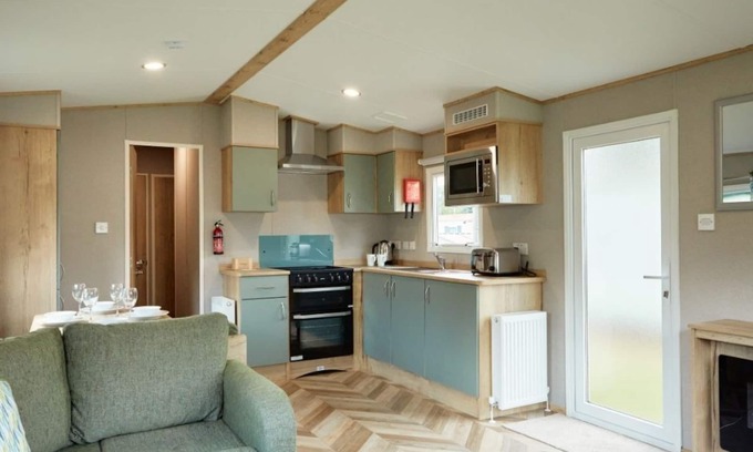 Great Billing House | Billing Aquadrome Silver 3 Bed Caravan HW85
