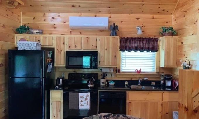 Murphy Cabin | Black Bear Retreat “The Perfect Getaway”