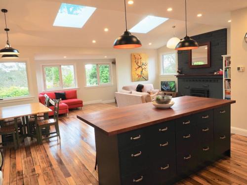 Blackheath House | Blackheath Cottage Cosy Woodfire Quiet Walks