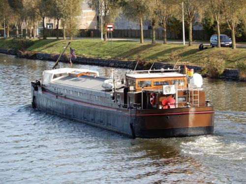 Terneuzen Bed & Breakfast | BlackPearl Boat&Breakfast