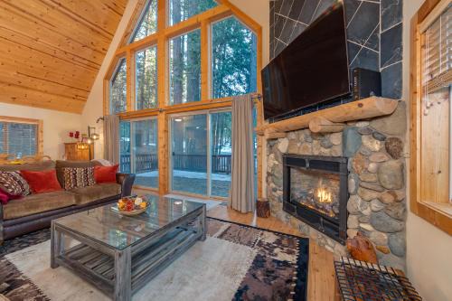 Arnold House | Blissful Pines