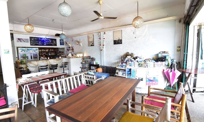 Downtown Krabi House | Blue Juice