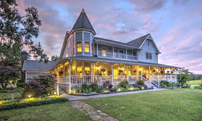 Sevierville Bed & Breakfast | Blue Mountain Mist Country Inn & Spa