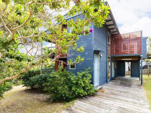 Point Lookout House | Blue Poles (Pets Allowed)