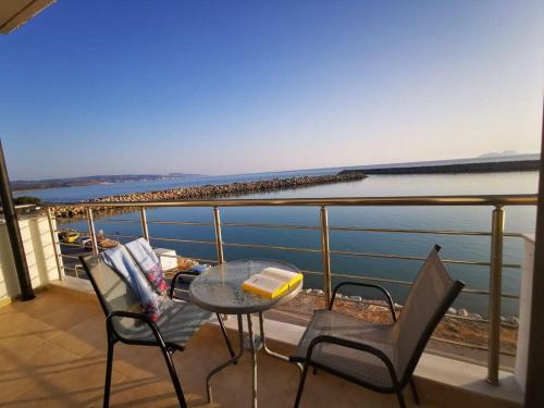 Kokinos Pirgos Apartment | Blue Sea Apartment, Seaside