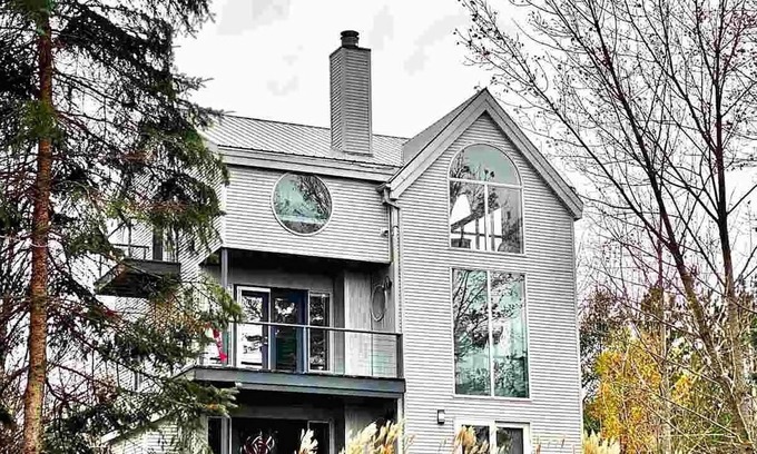 East Jordan House | Blue Water Peak