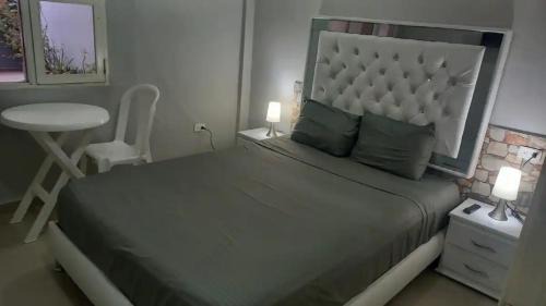 Marbella Cabin | Bm-4 room near the sea with air conditioning and WIFI
