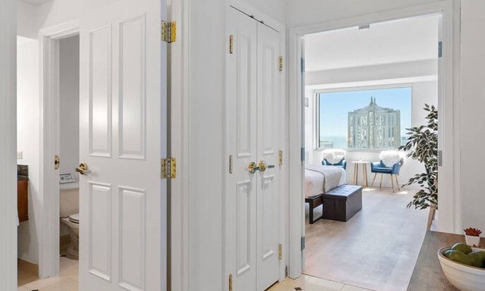 Atlantic City Apartment | Boardwalk King Bed Retreats by Cozysuites 52