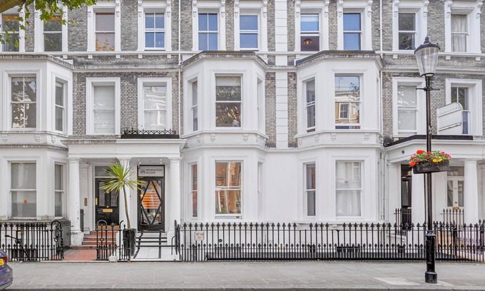 Earl's Court Apartment | Bob W London Earl's Court - Philbeach Gardens
