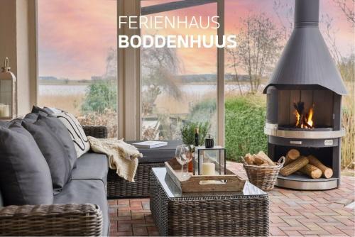 Zudar Apartment | Boddenhuus - Traumhaus mit Steg und Boot