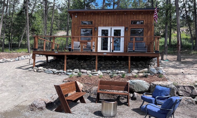 Rexford Apartment | Bode's Bunkie – Tiny House with Mountain Views and Lake Access