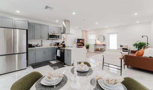 Croissant Park House | BOHO Elegance in the FLL city!