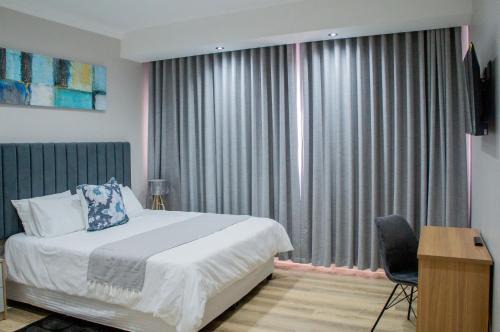 Elgin Hotel | Bokwe's Guest House- Cape Town