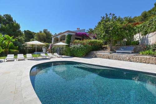 Javea Ski Chalet | Bonita stay B Light Piscina climatizada, bbq, wifi