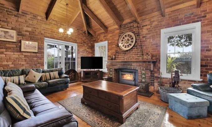 Bonnie Doon House | Bonnie Vibe Victorian Charm