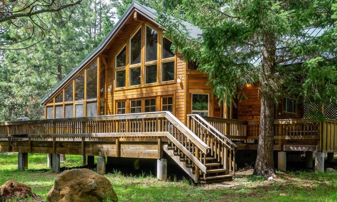 Ashland Cabin | BookStayHop - #1B Soda Mountain ~ Green Springs Cabins ~ Jacuzzi Tub~ Kitchen~