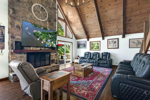 Sunrise Beach House | Boondock Bliss - Lakefront with Private Dock Sleeps 15