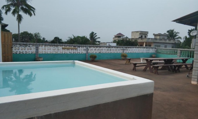 Lome House | Bougainvilliers