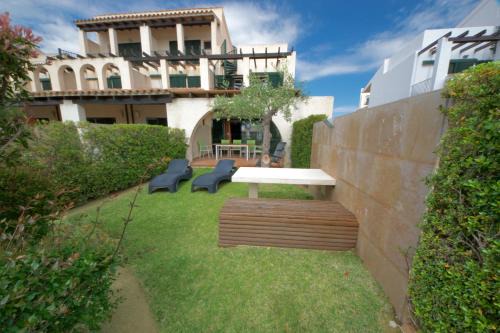 L'Ampolla House | Bouganvilla