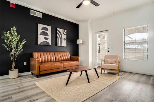Chandler Apartment | Boulevard Stays Quiet Modern 2BR Pickleball Pool Parking Gym 03